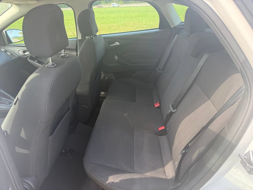 Used 2016 Ford Focus SE FWD image 11