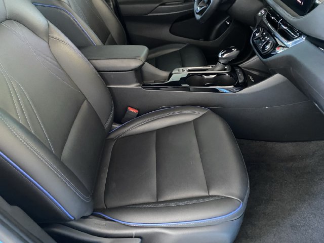 Used 2025 Buick Envista Sport Touring w/ Convenience II Package FWD image 10