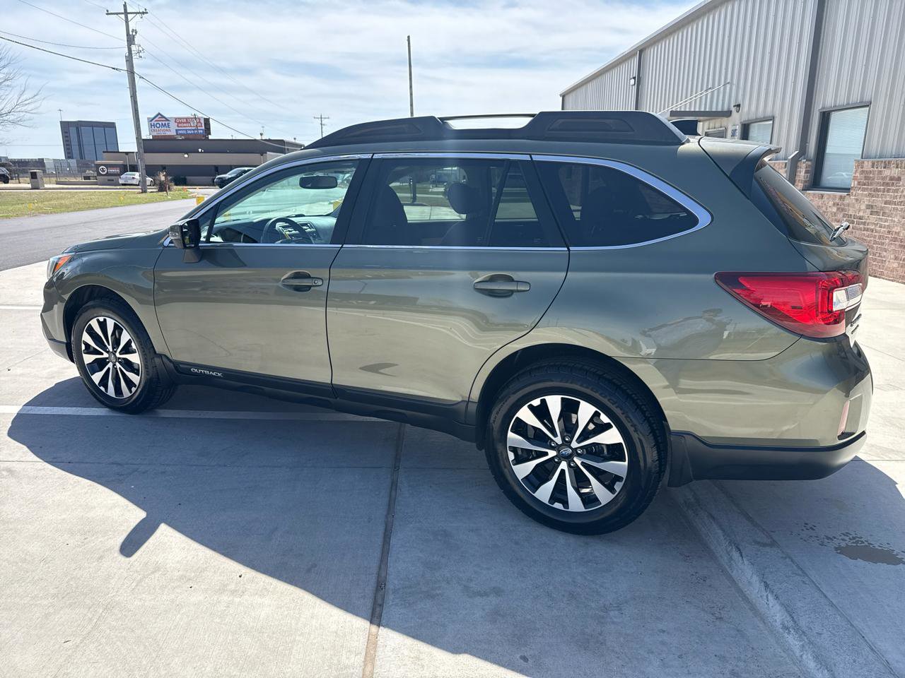 Used 2016 Subaru Outback 2.5i Limited AWD/4WD image 15