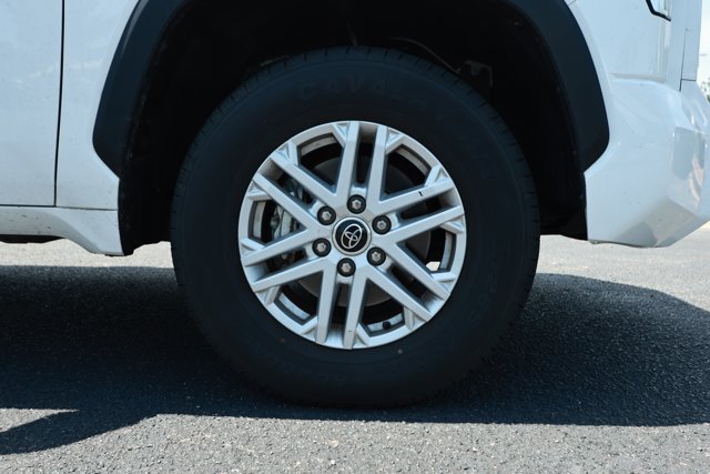 Used 2022 Toyota Tundra SR5 RWD image 5