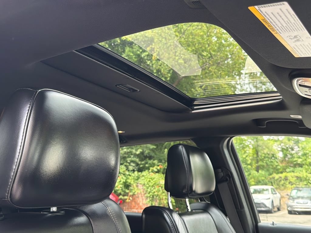 Used 2020 Jeep Grand Cherokee Limited AWD/4WD image 12