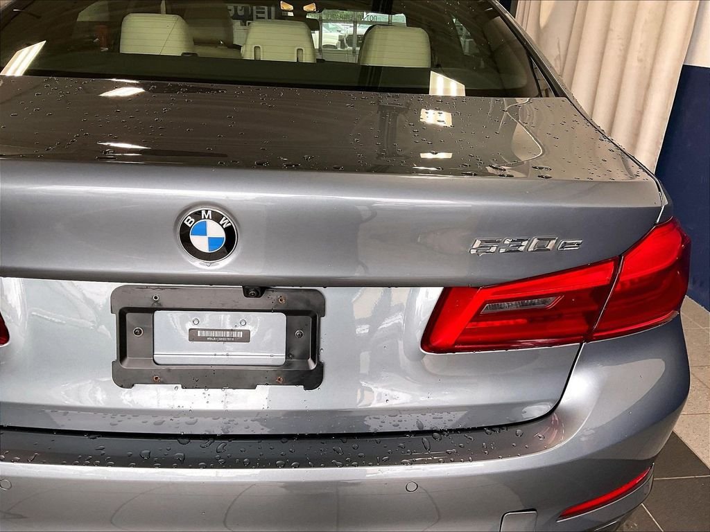 Used 2019 BMW 530e xDrive w/ Convenience Package AWD/4WD image 29