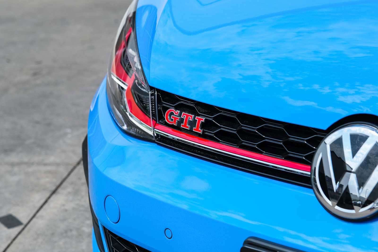 Used 2021 Volkswagen GTI Autobahn FWD image 4