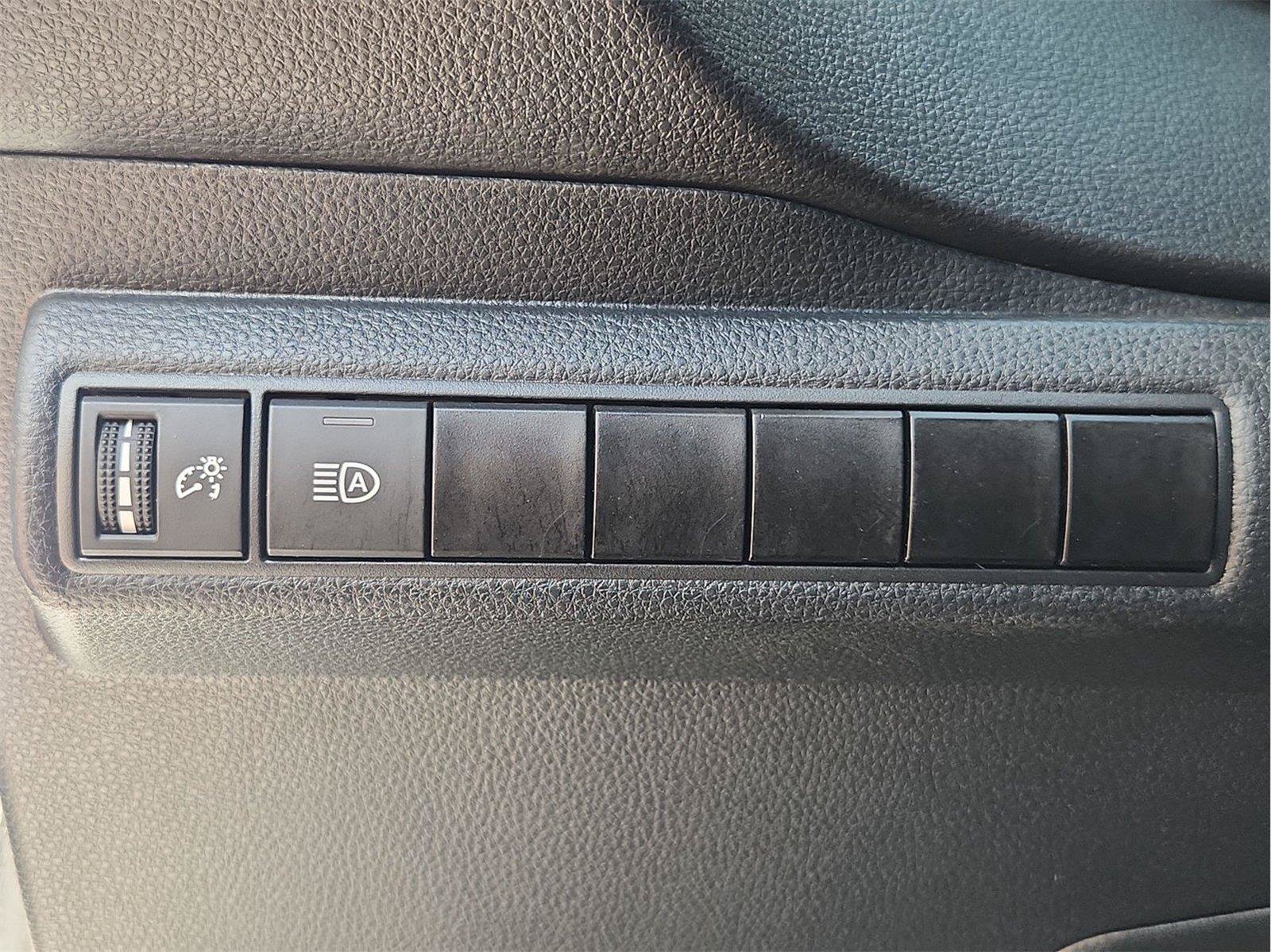 Used 2024 Toyota Corolla SE FWD image 17