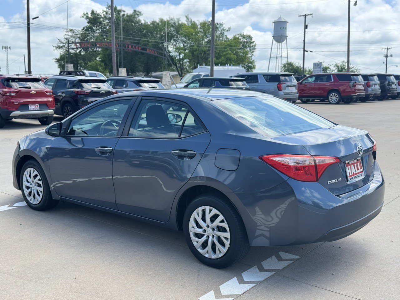 Used 2017 Toyota Corolla LE FWD image 6