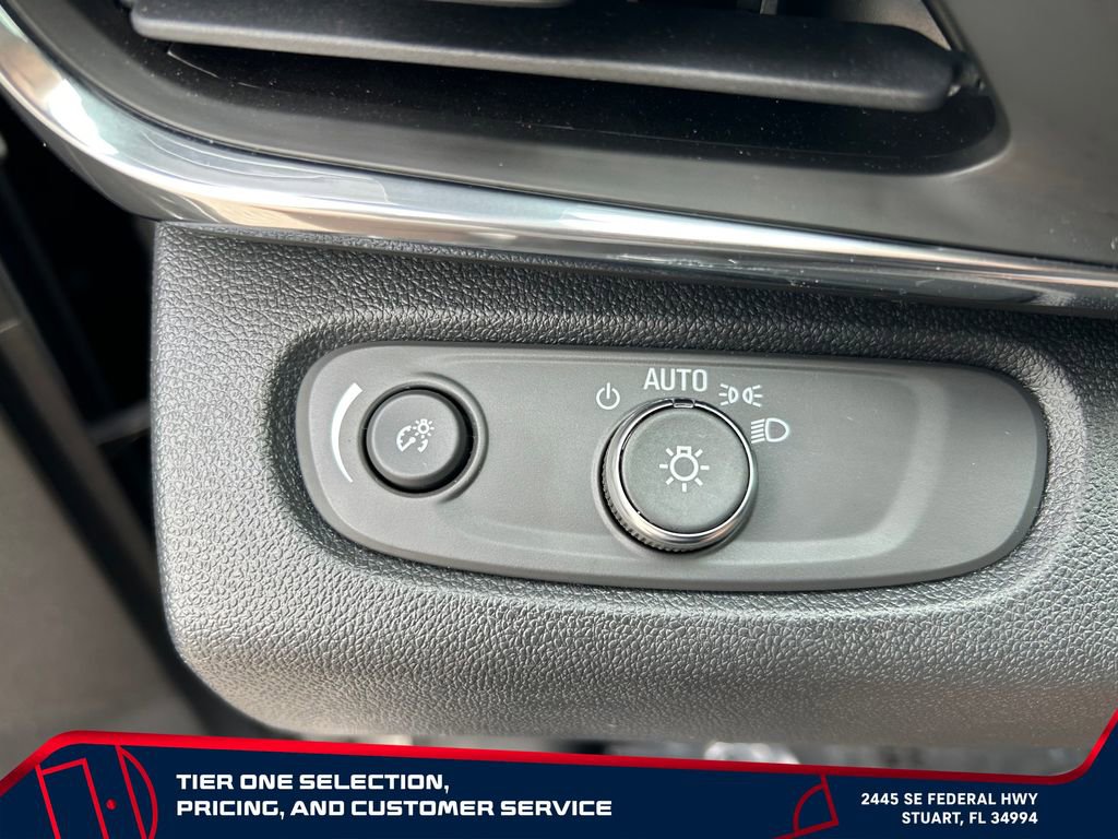 Used 2025 Buick Envista Preferred w/ Convenience II Package FWD image 17