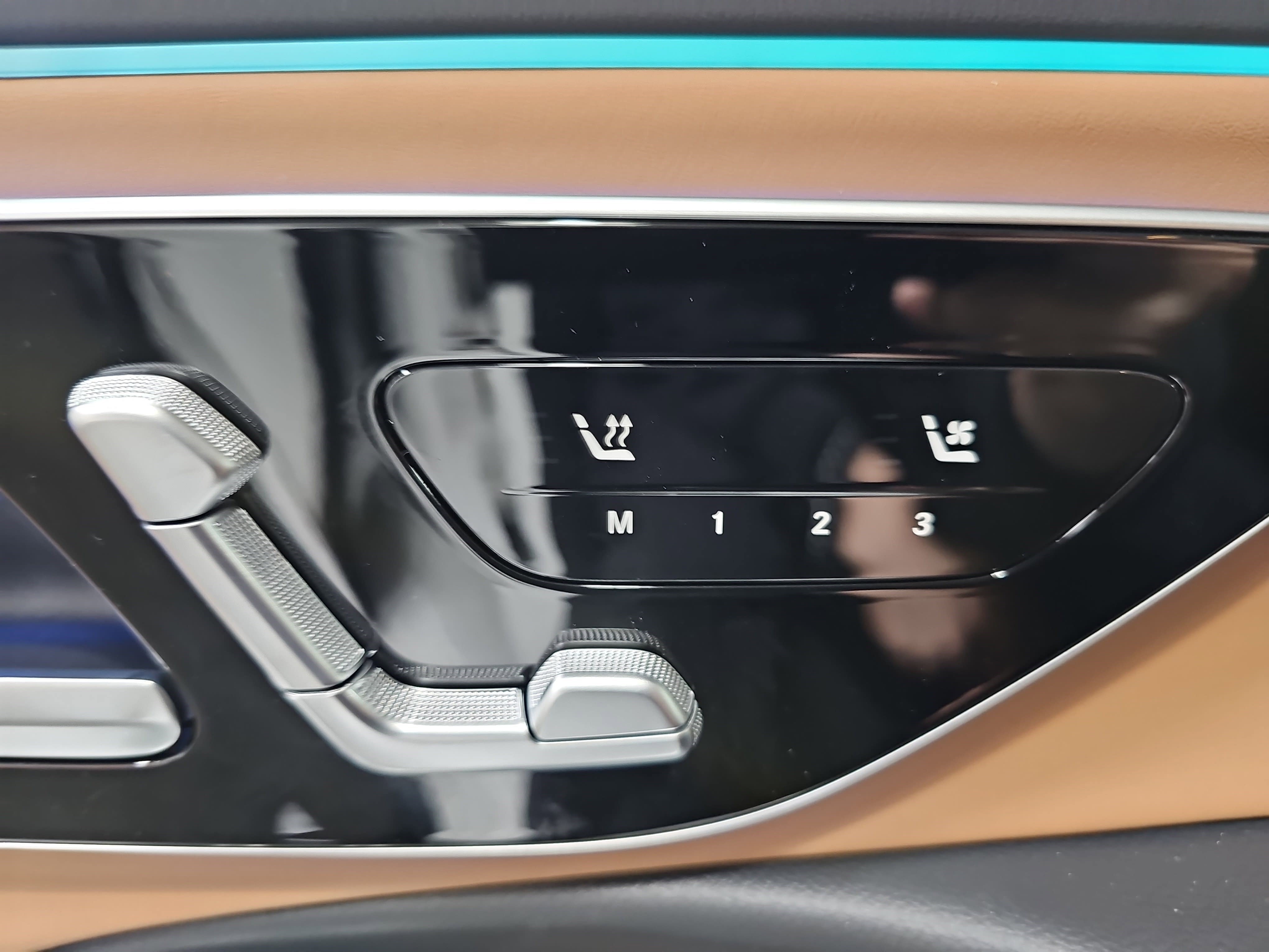 New 2026 Mercedes-Benz E 53 AMG e 4MATIC Sedan image 30