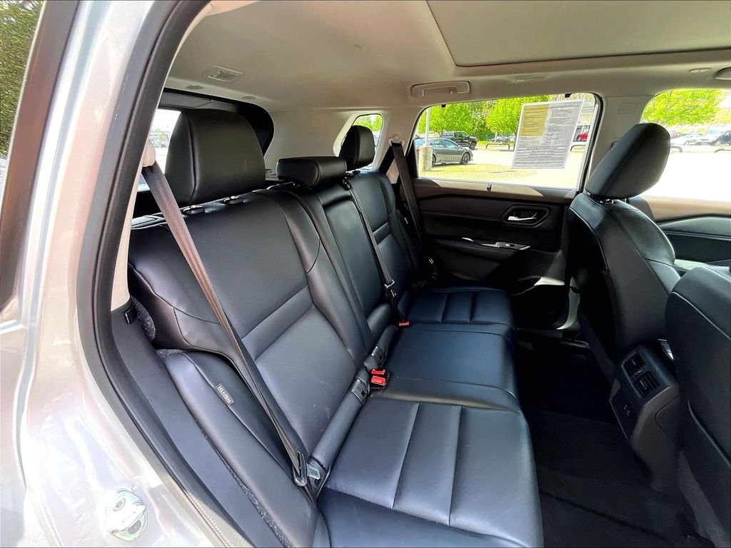 Used 2023 Nissan Rogue SV w/ SV Premium B Package AWD/4WD image 16