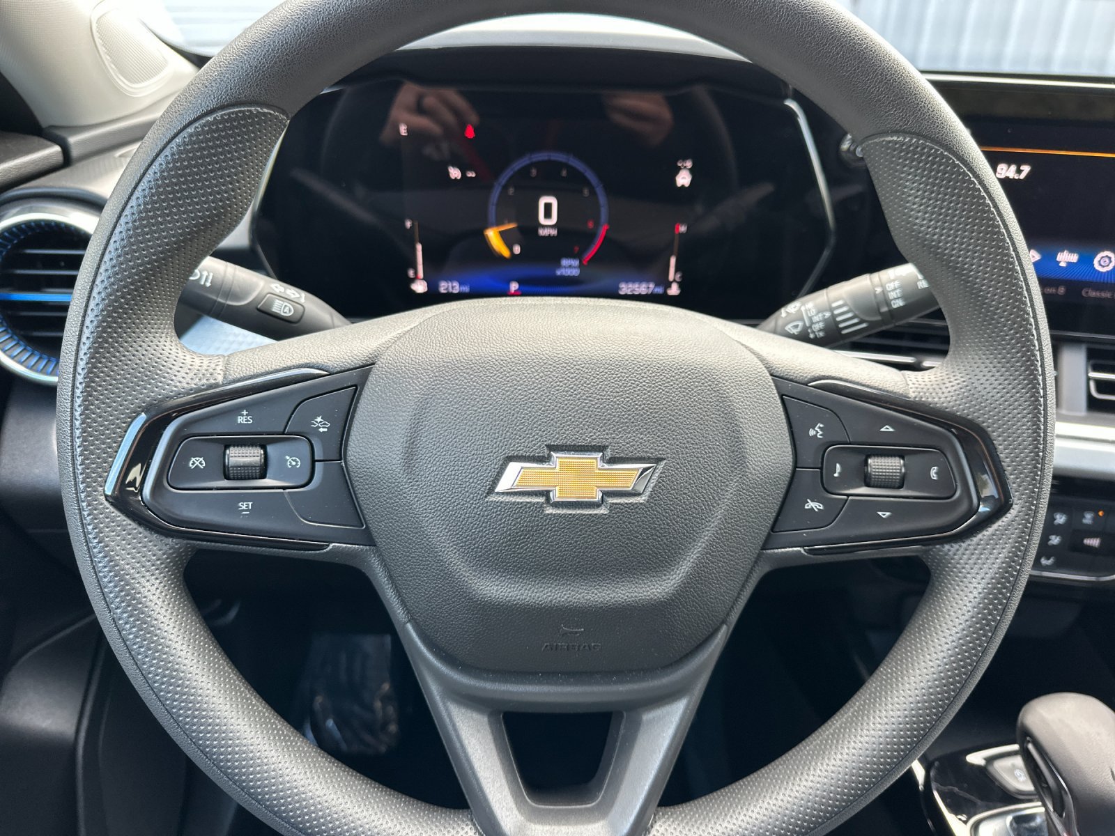 Used 2025 Chevrolet Trax LT FWD image 22