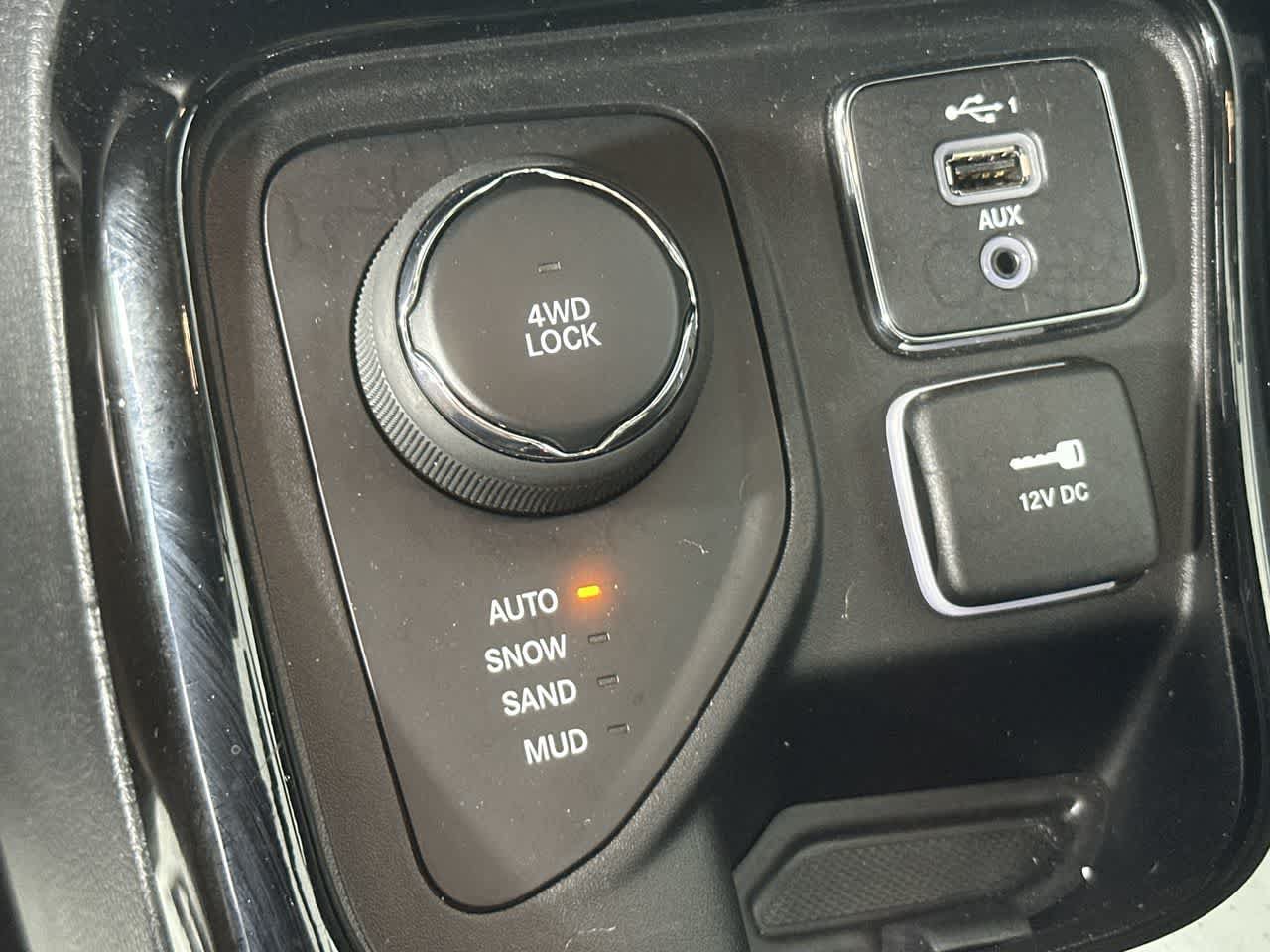 Used 2020 Jeep Compass Limited AWD/4WD image 27