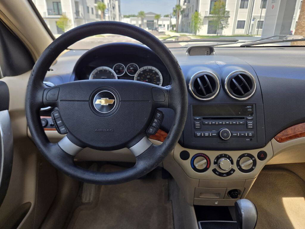 Used 2009 Chevrolet Aveo LT FWD image 21