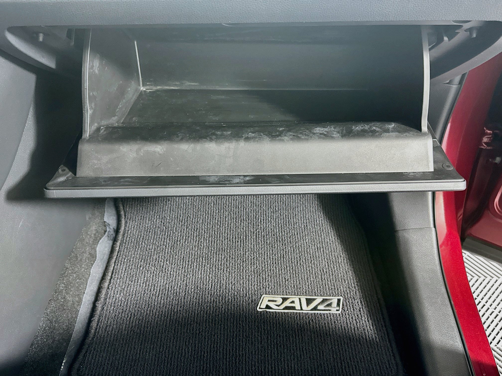 Certified 2022 Toyota RAV4 XLE Premium FWD image 32