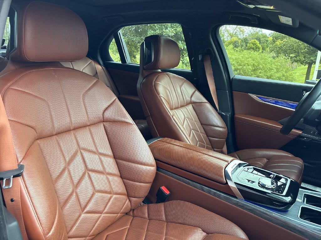 Certified 2024 BMW i7 eDrive50 RWD image 21