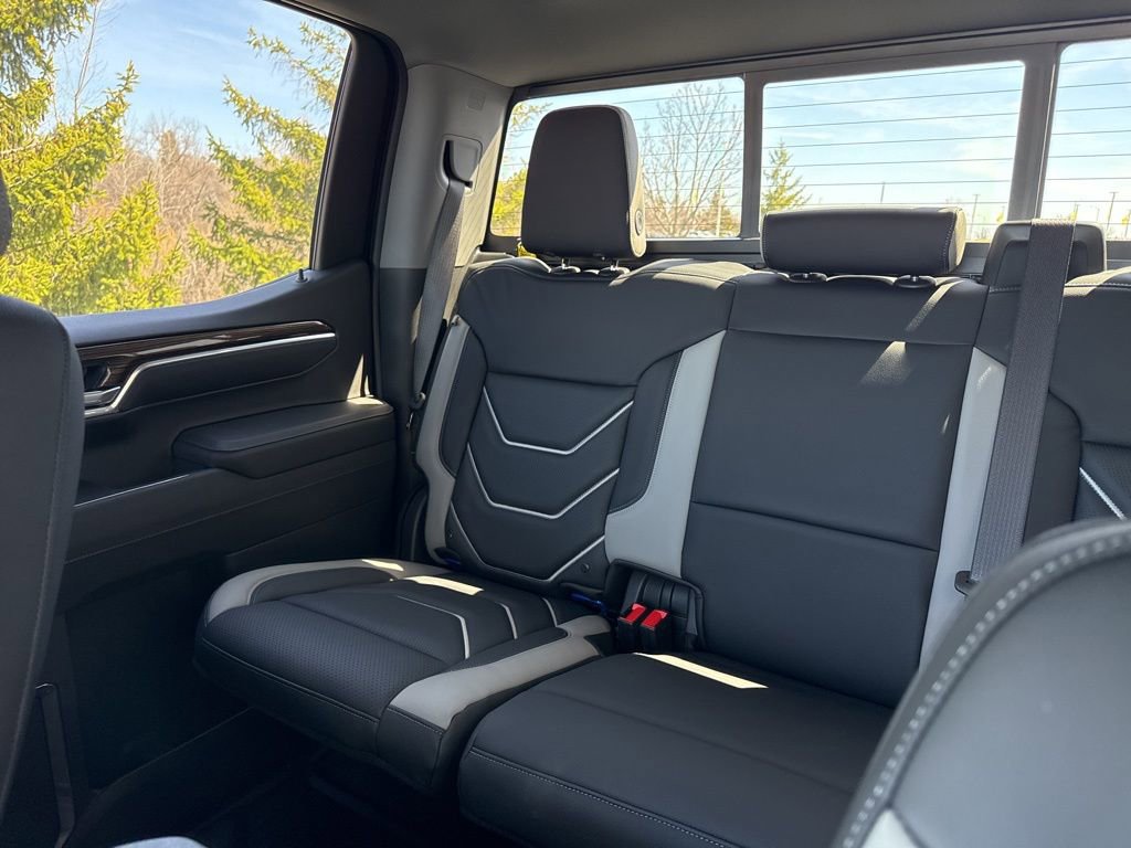 New 2025 Chevrolet Silverado 1500 RST w/ Convenience Package II AWD/4WD image 23