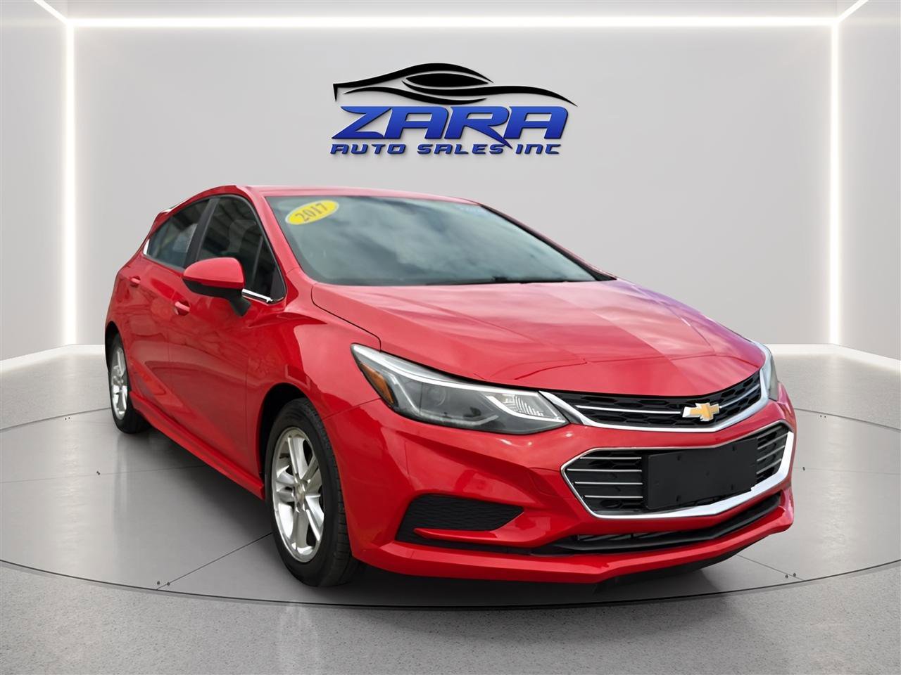 Used 2017 Chevrolet Cruze LT w/ Sun And Sound Package FWD image 4