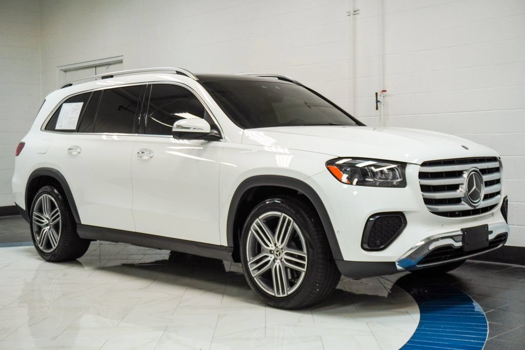 Used 2024 Mercedes-Benz GLS 450 4MATIC image 5