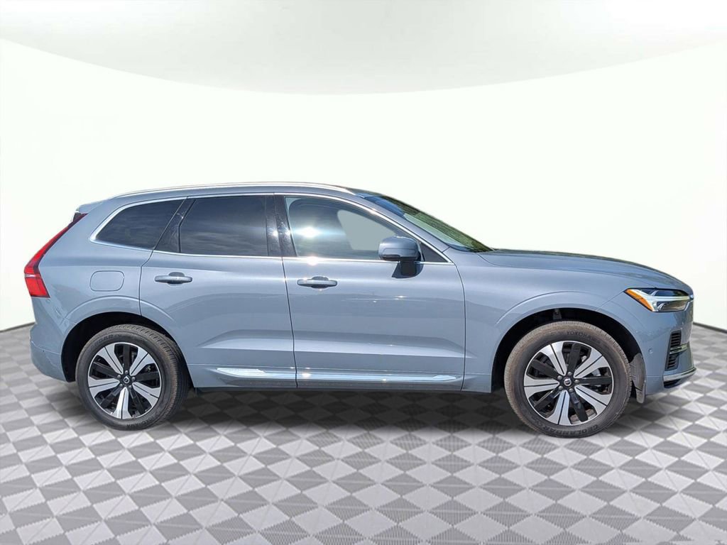 Used 2023 Volvo XC60 T8 Plus AWD/4WD image 2