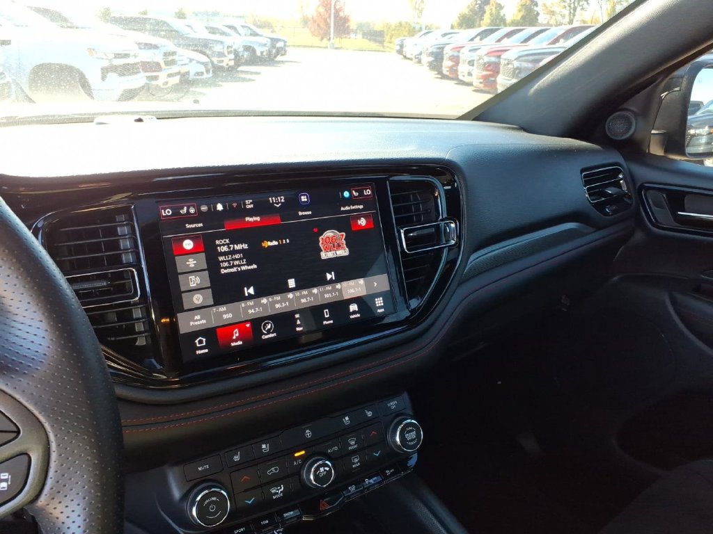 Used 2023 Dodge Durango R/T w/ Tow 'N Go Package AWD/4WD image 12