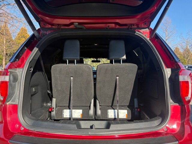 Used 2018 Ford Explorer XLT w/ Equipment Group 202A image 14