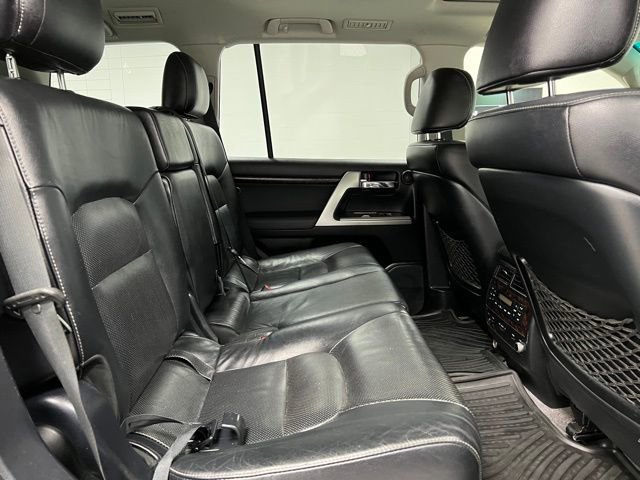 Used 2014 Toyota Land Cruiser image 55