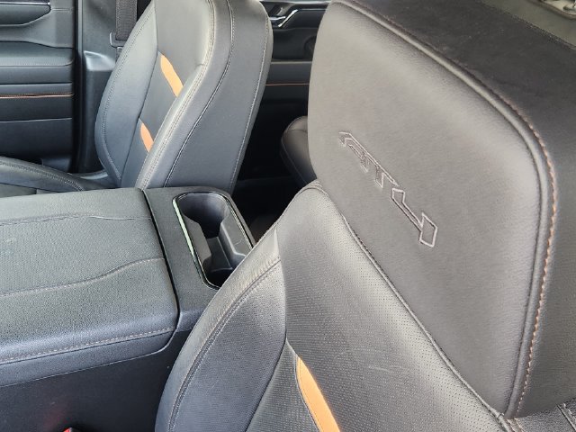 Used 2024 GMC Sierra 2500 AT4 w/ AT4 Preferred Package AWD/4WD image 21