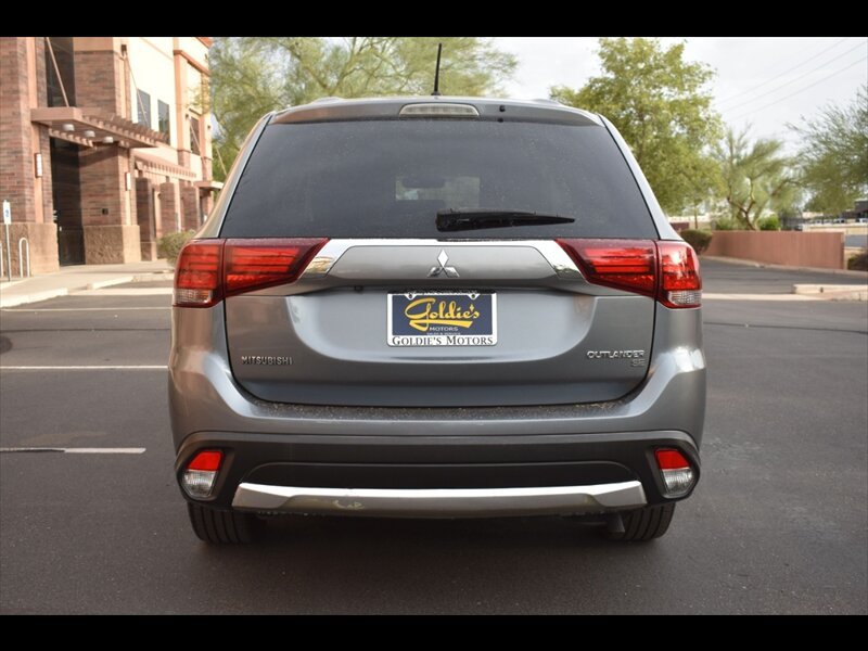 Used 2016 Mitsubishi Outlander SE FWD image 8
