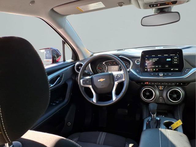 Used 2025 Chevrolet Blazer LT w/ Convenience Package FWD image 9