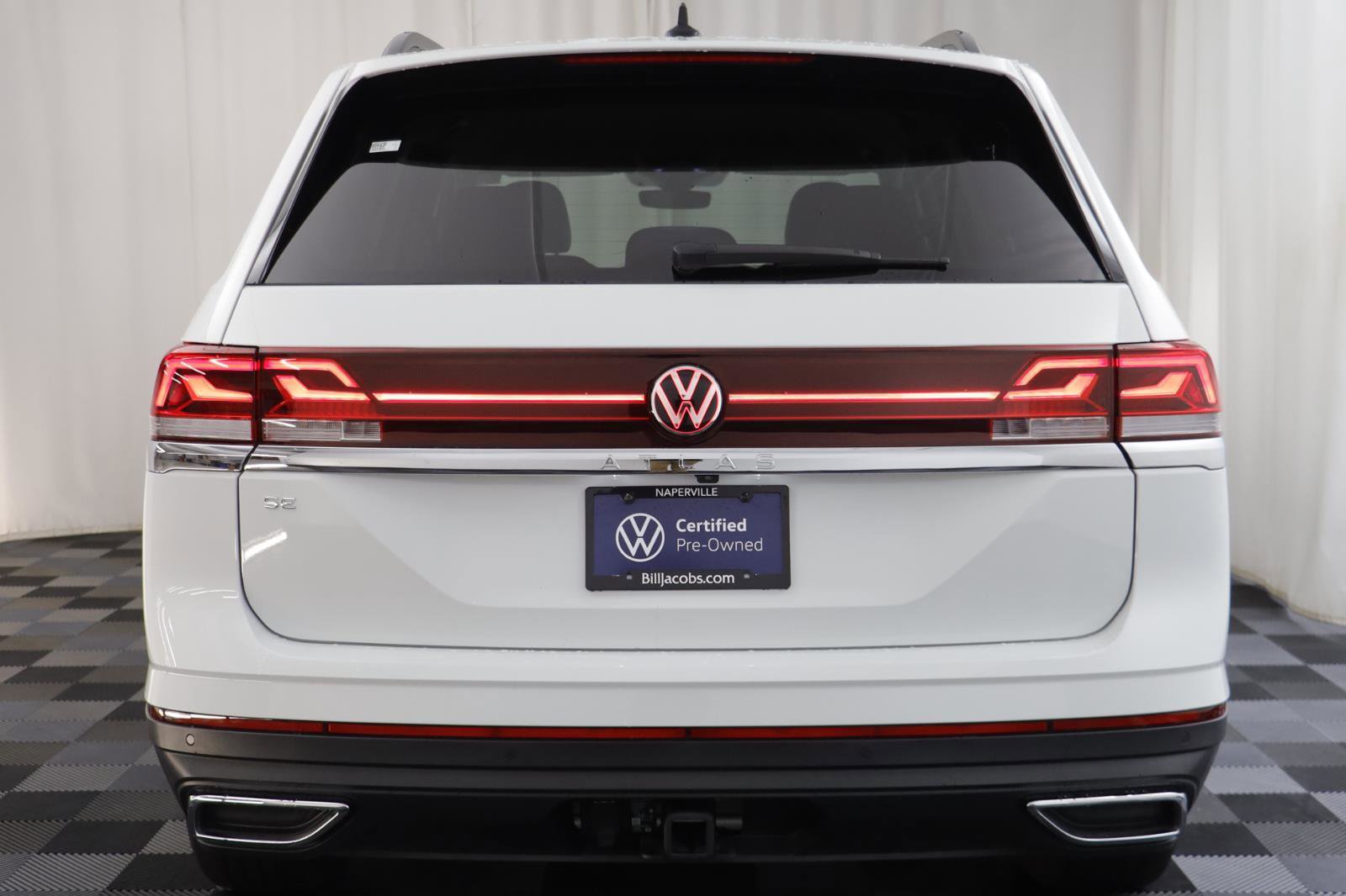 Certified 2024 Volkswagen Atlas SE w/ Black Wheel Package image 15