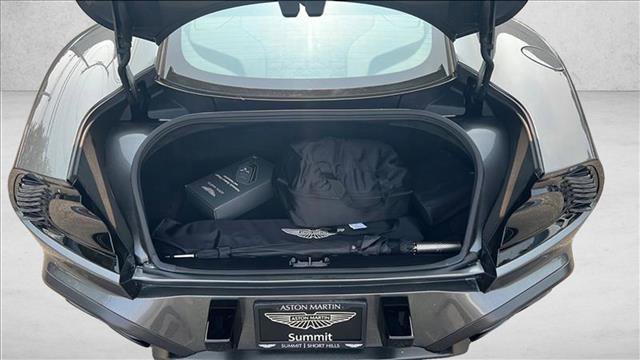 Used 2025 Aston Martin Vanquish image 3