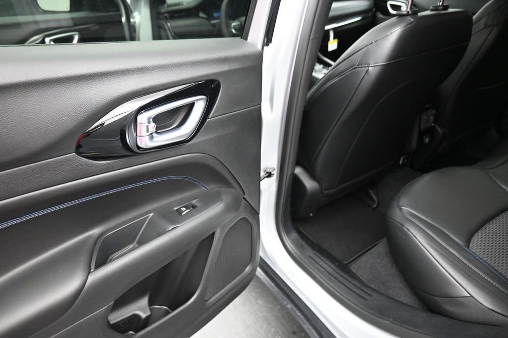 New 2026 Jeep Compass Latitude AWD/4WD image 16