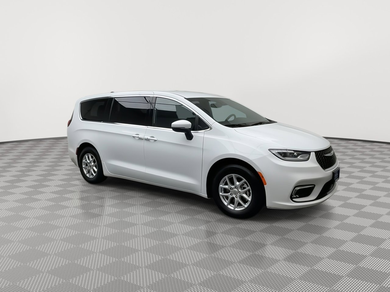 Used 2023 Chrysler Pacifica Touring image 40