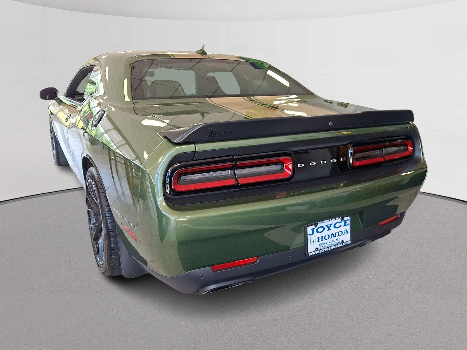 Used 2019 Dodge Challenger R/T Scat Pack w/ Dynamics Package RWD image 7