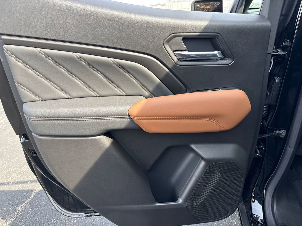 New 2026 GMC Canyon AT4 w/ AT4 Premium Package image 32