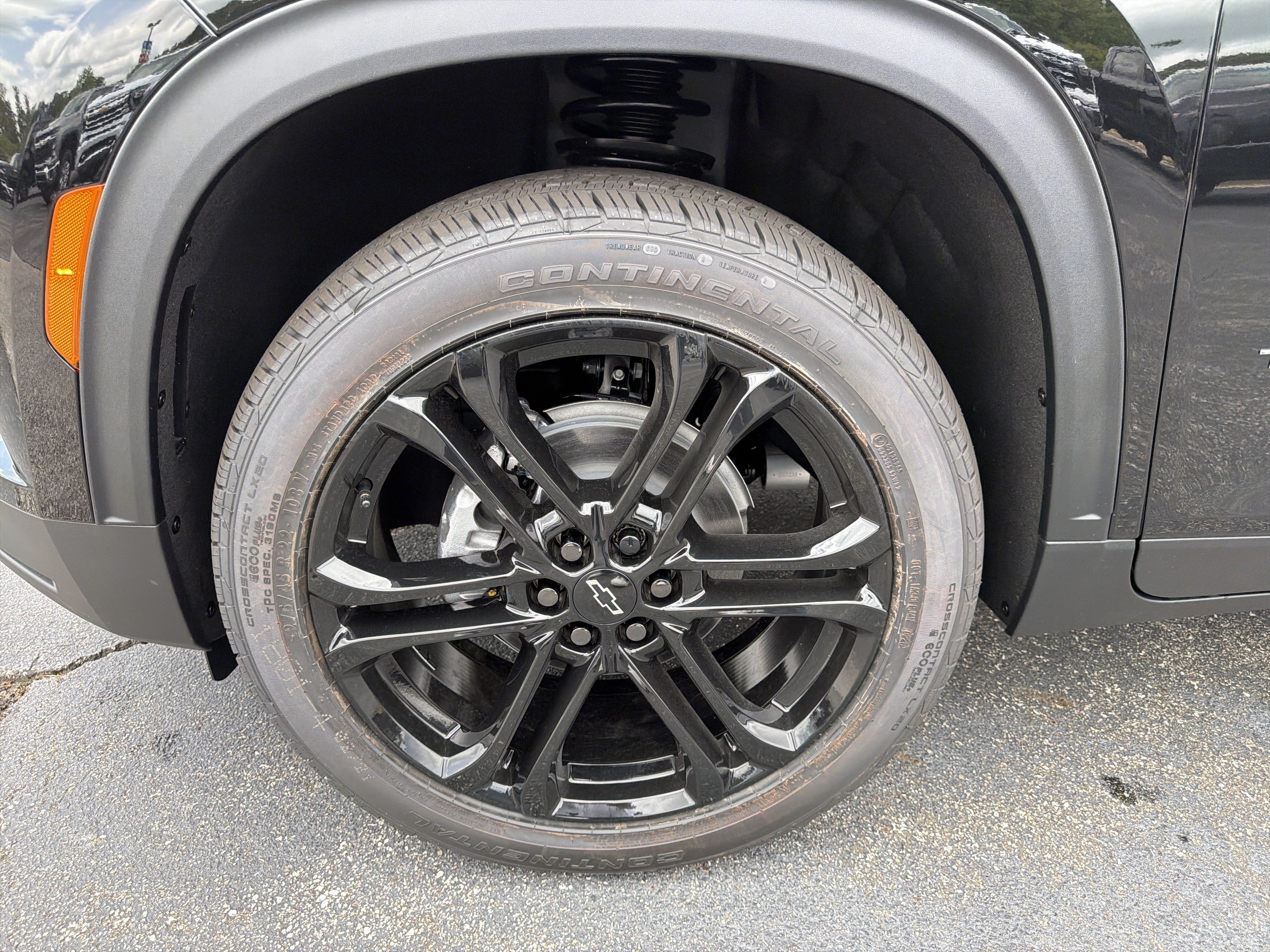 New 2026 Chevrolet Traverse LT w/ LPO, Floor Liner Package FWD image 11