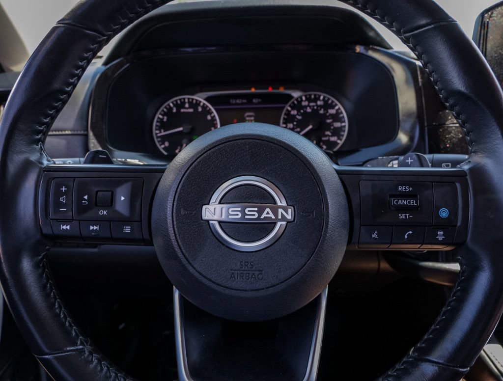 Used 2025 Nissan Pathfinder SV image 25