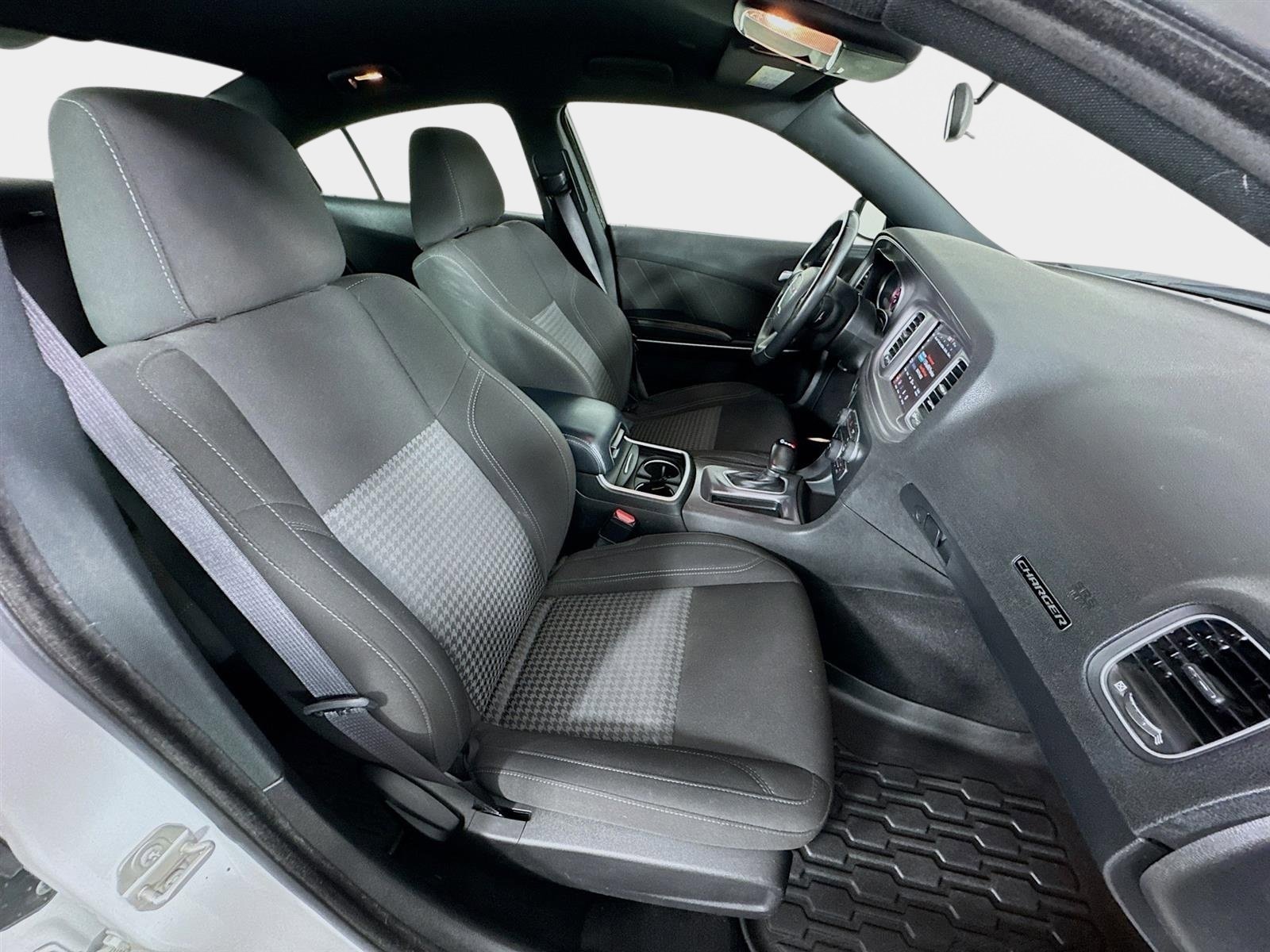 Used 2023 Dodge Charger SXT image 27
