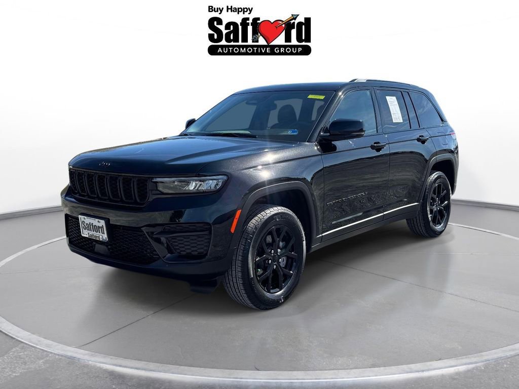 Used 2025 Jeep Grand Cherokee Altitude