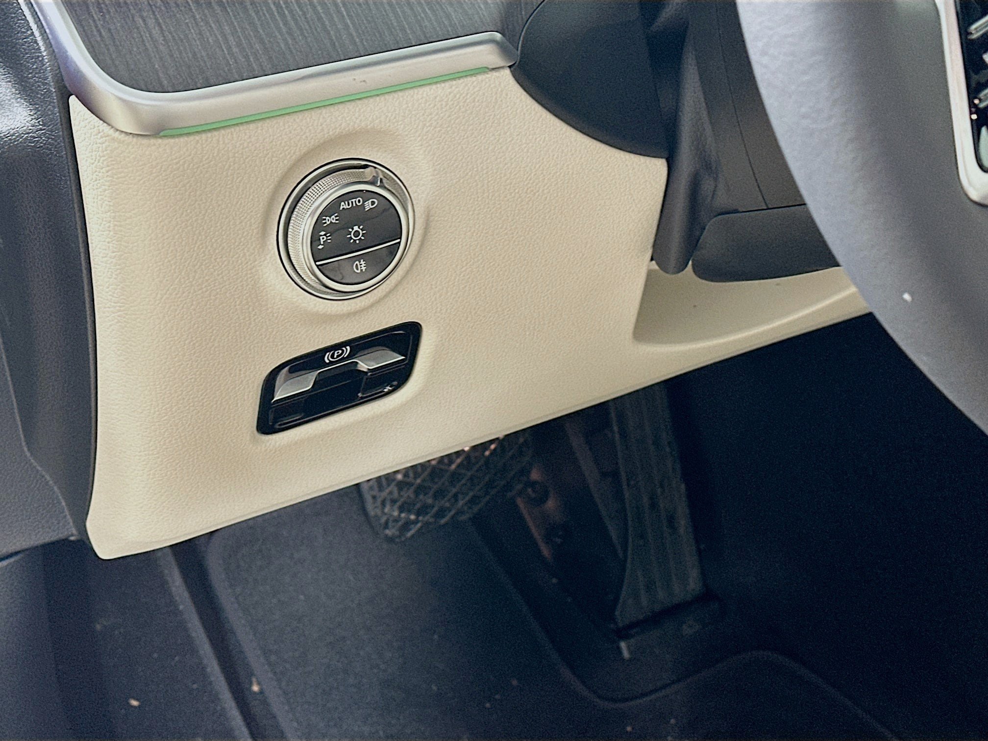 Certified 2026 Mercedes-Benz C 300 4MATIC Sedan image 10