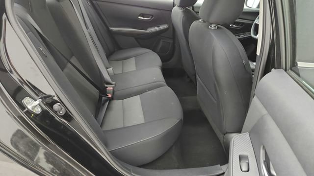 Used 2023 Nissan Sentra SV image 31