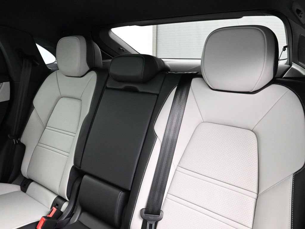 New 2026 Porsche Cayenne E-Hybrid Coupe image 6