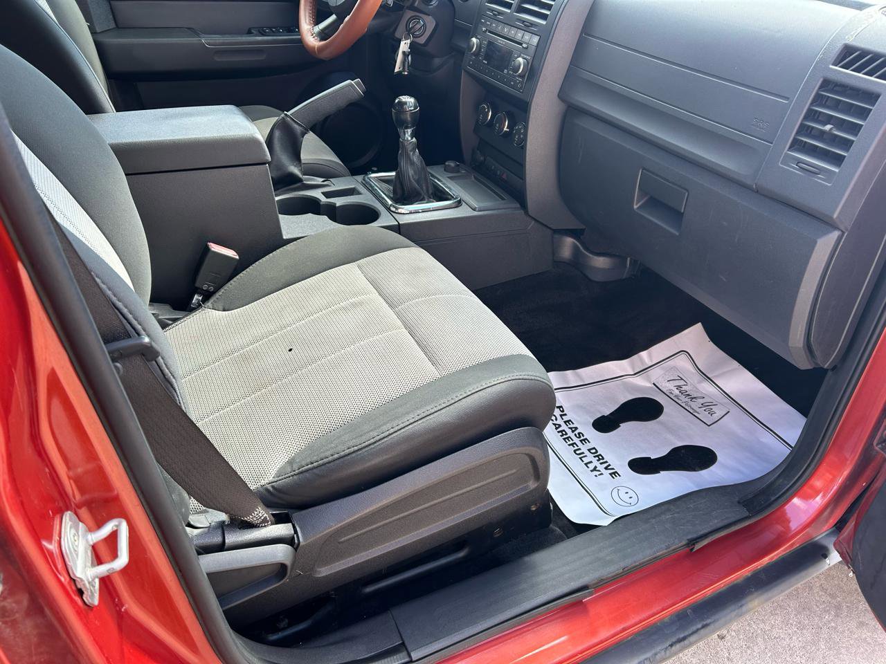 Used 2008 Dodge Nitro SXT w/ Sun & Wheels Group image 12