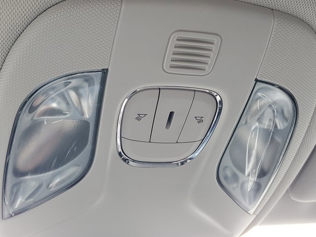 Used 2018 Jeep Compass Latitude w/ Popular Equipment Group AWD/4WD image 19