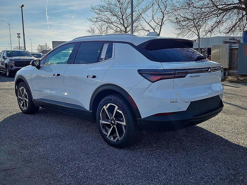 New 2026 Chevrolet Equinox EV LT image 3