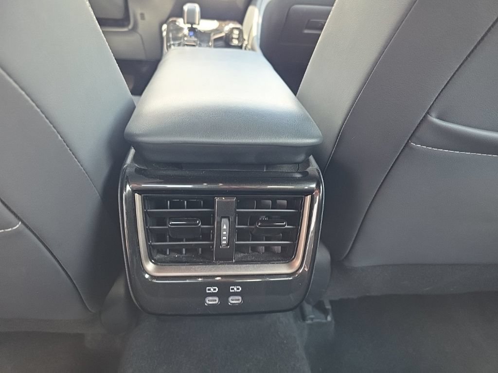 Used 2024 Toyota Crown AWD/4WD image 12