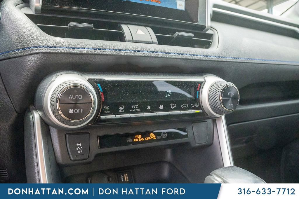 Used 2024 Toyota RAV4 SE image 9