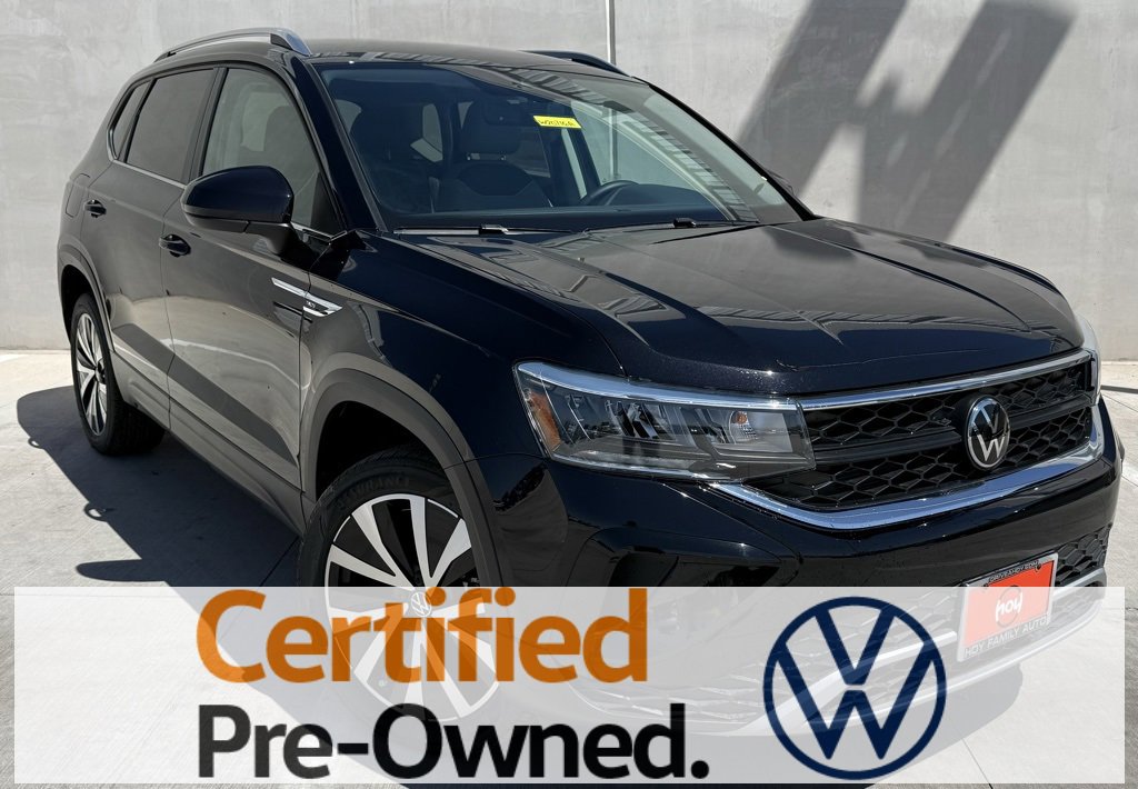 Certified 2024 Volkswagen Taos SE image 1