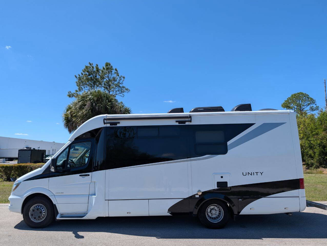 Used 2016 Mercedes-Benz Sprinter 3500 image 9