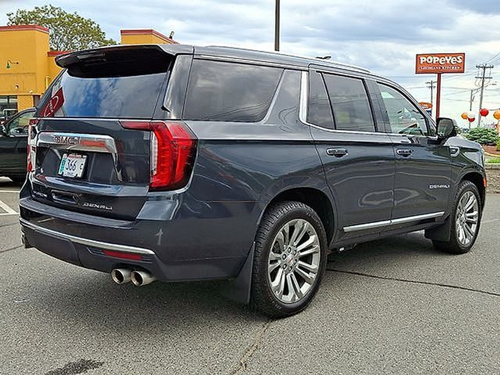 Used 2021 GMC Yukon Denali w/ Denali Ultimate Package AWD/4WD image 12