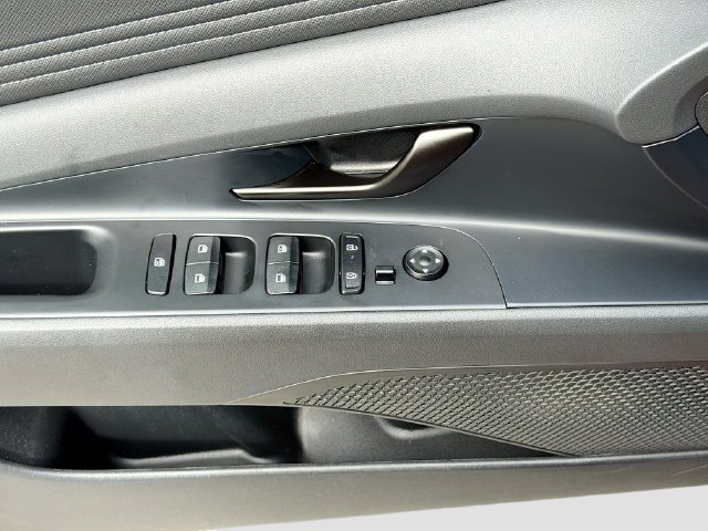 Certified 2026 Hyundai Elantra Sport FWD image 18