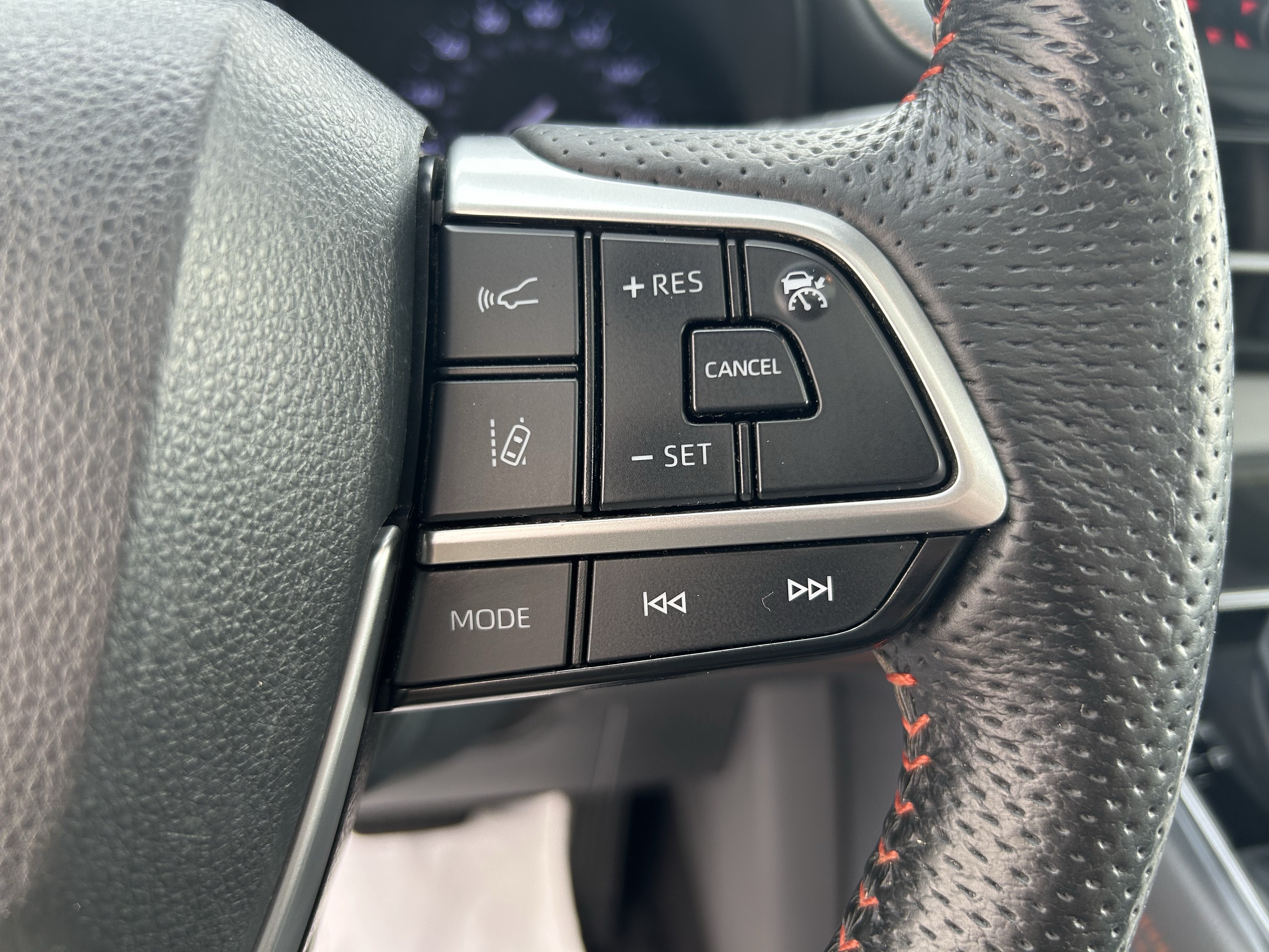 Used 2022 Toyota Sienna XSE w/ XSE Plus Package AWD/4WD image 29